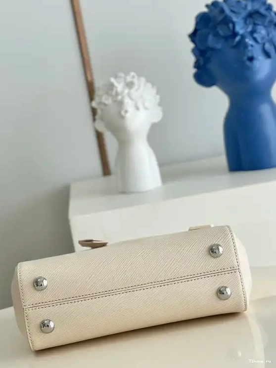 Affordable CLUNY VUITTON BB LOUIS 0608